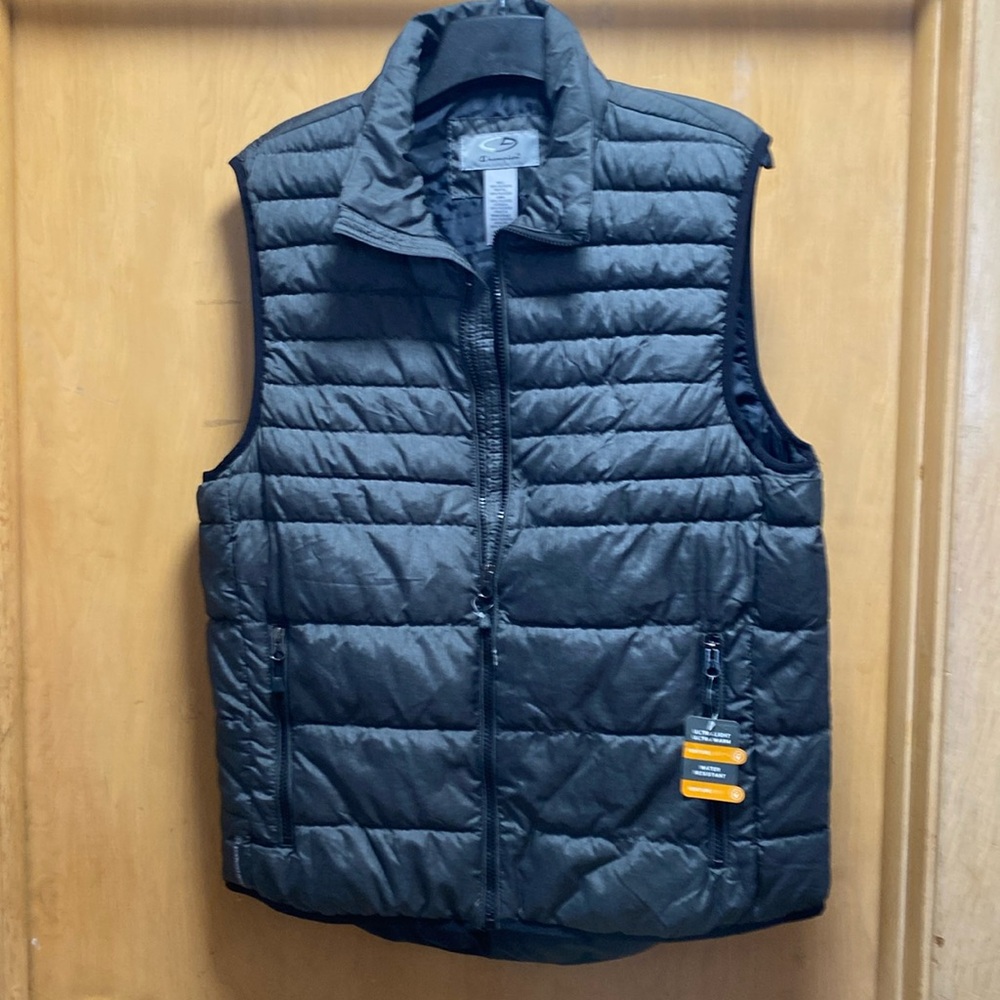 Men’s Champion Vest. Brand new. Medium.